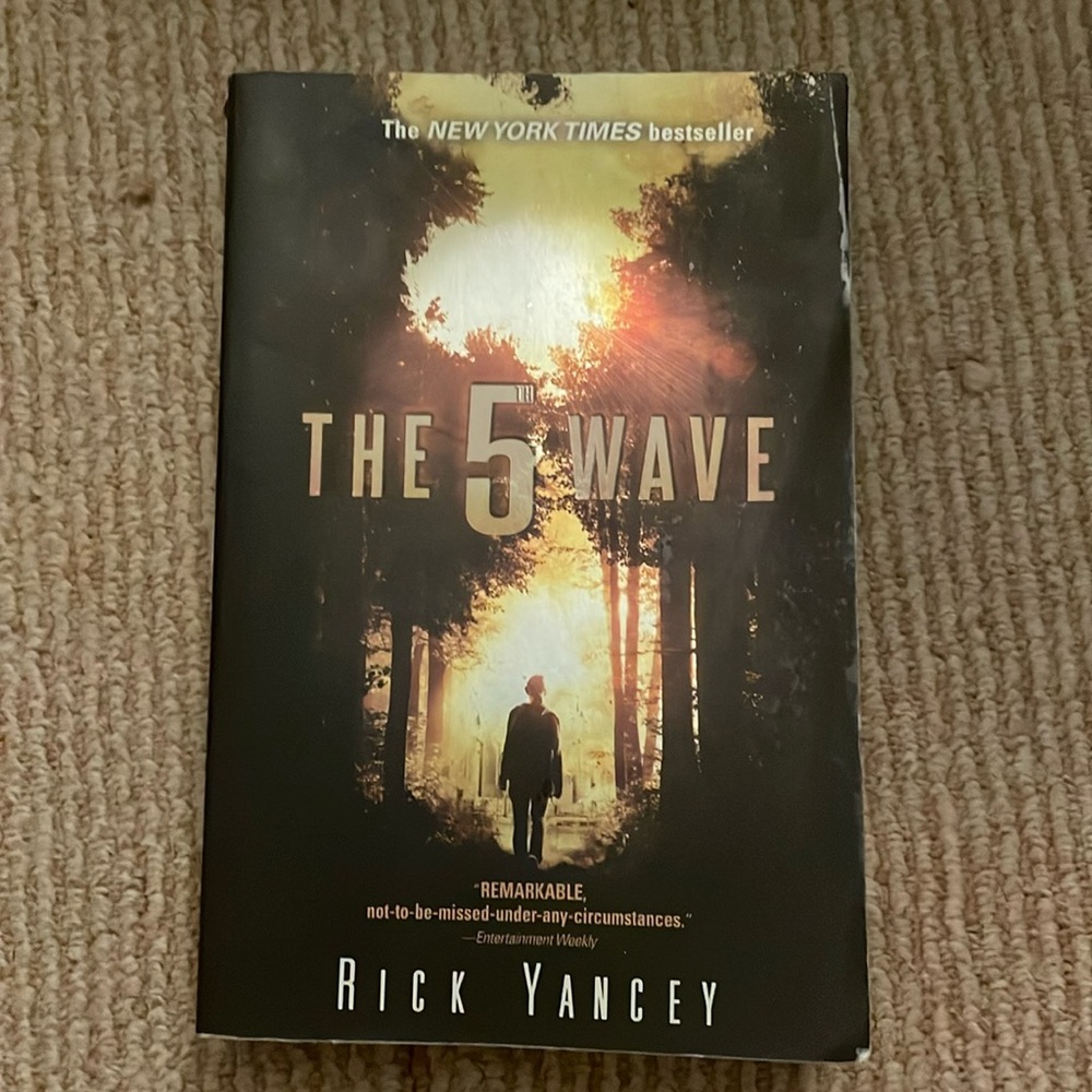 The 5th Wave by Rick Yancey
